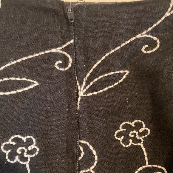 Black linen skirt cream detailing - Picture 4 of 4